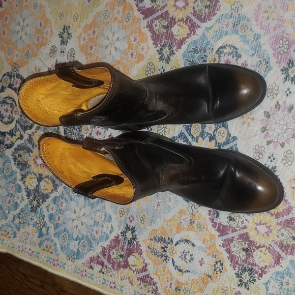 Frye Shoes - FRYE LEATHER BOOTS size 8.5
